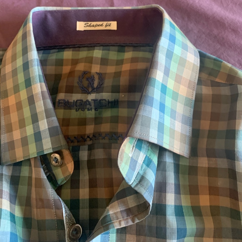 Bugatchi Button Up. Perfect Condition - image 2
